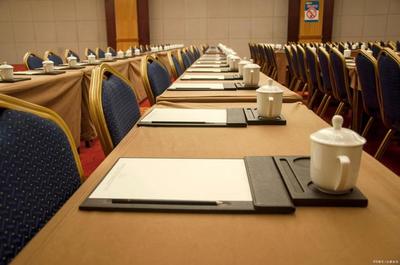 专业会议音乐指南 从暖场到颁奖，打造高效会议氛围